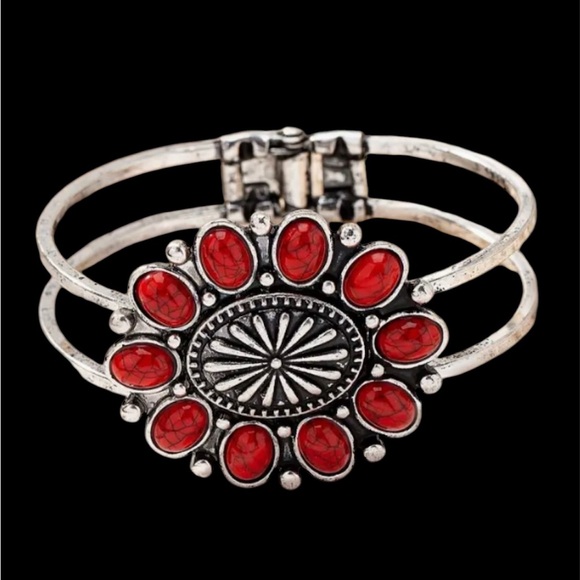 Boho western chic cuff bracelet with marbled red stones. NWT. Silver plated - Picture 5 of 5